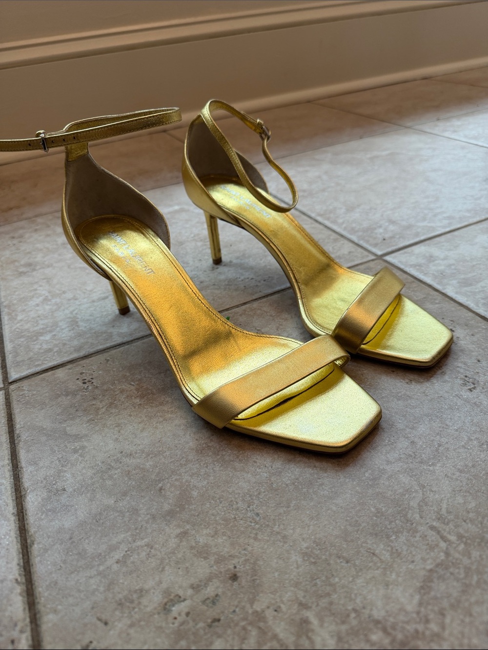 Saint Laurent Heels MSRP $1,100 - Picture 3 of 9